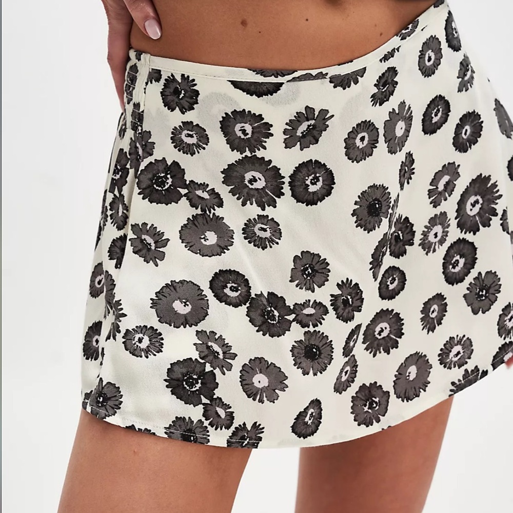 NWT Free people Paradise Found Mini Skort